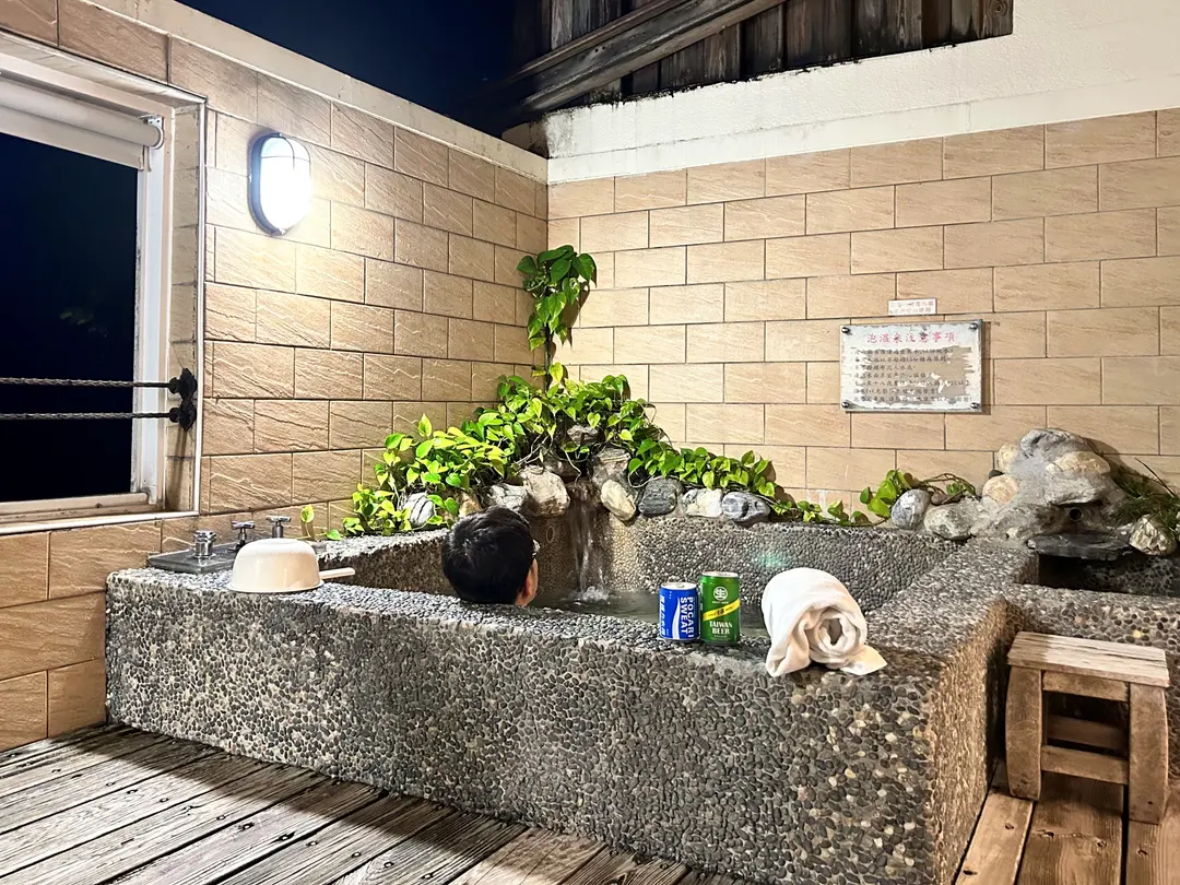 Quietly enjoying the hot spring at your accommodation at night is truly the best!