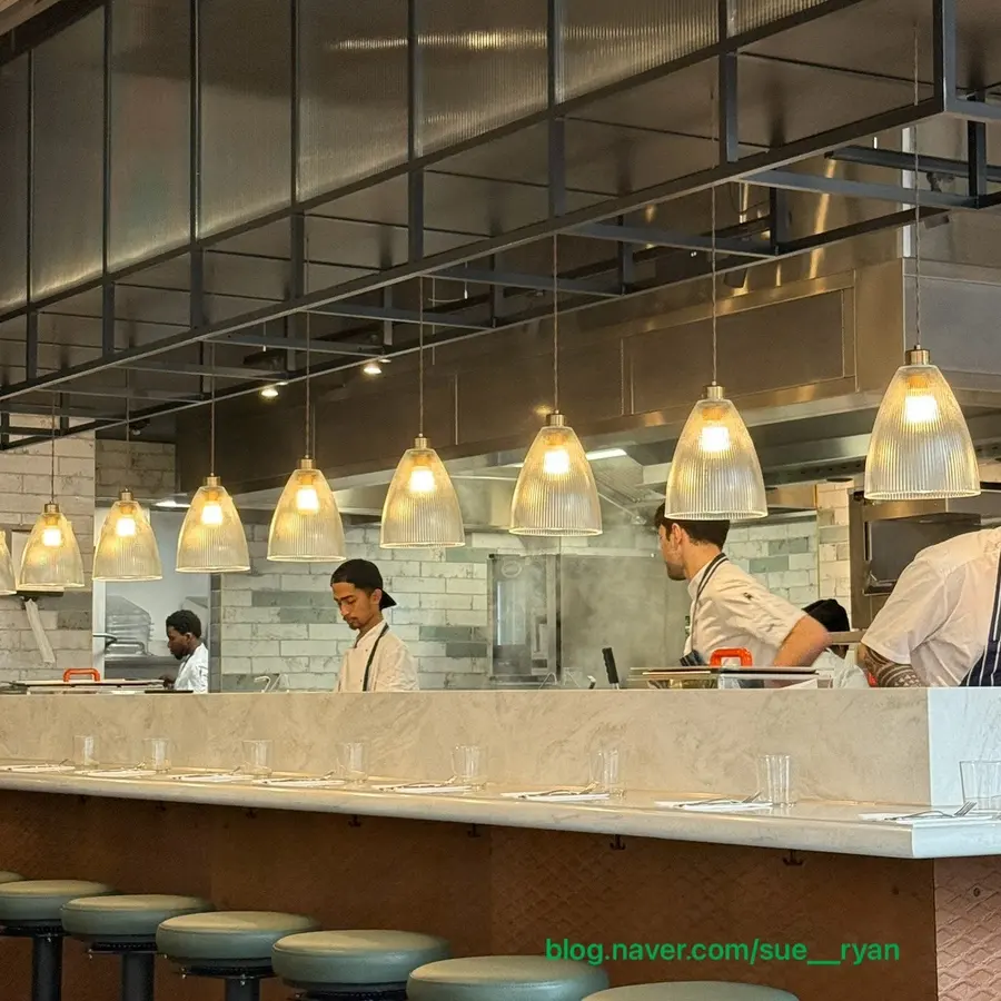 Bancone London interior view