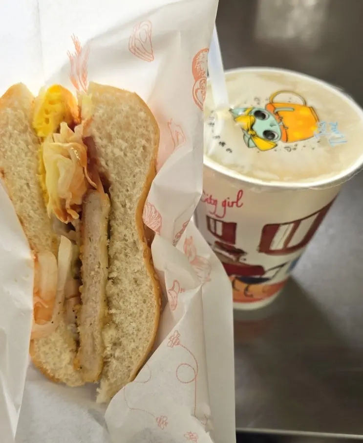 가오슝 아침 햄버거 미려도역 딴삥 맛집 - 아부지 스타☆ 아침밥집 阿伯的明星早餐店