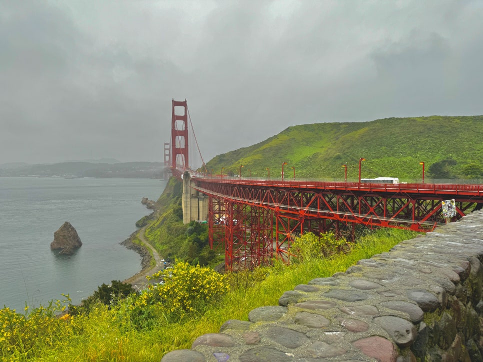 A classic shot of the Golden Gate Bridge on a sunny day.