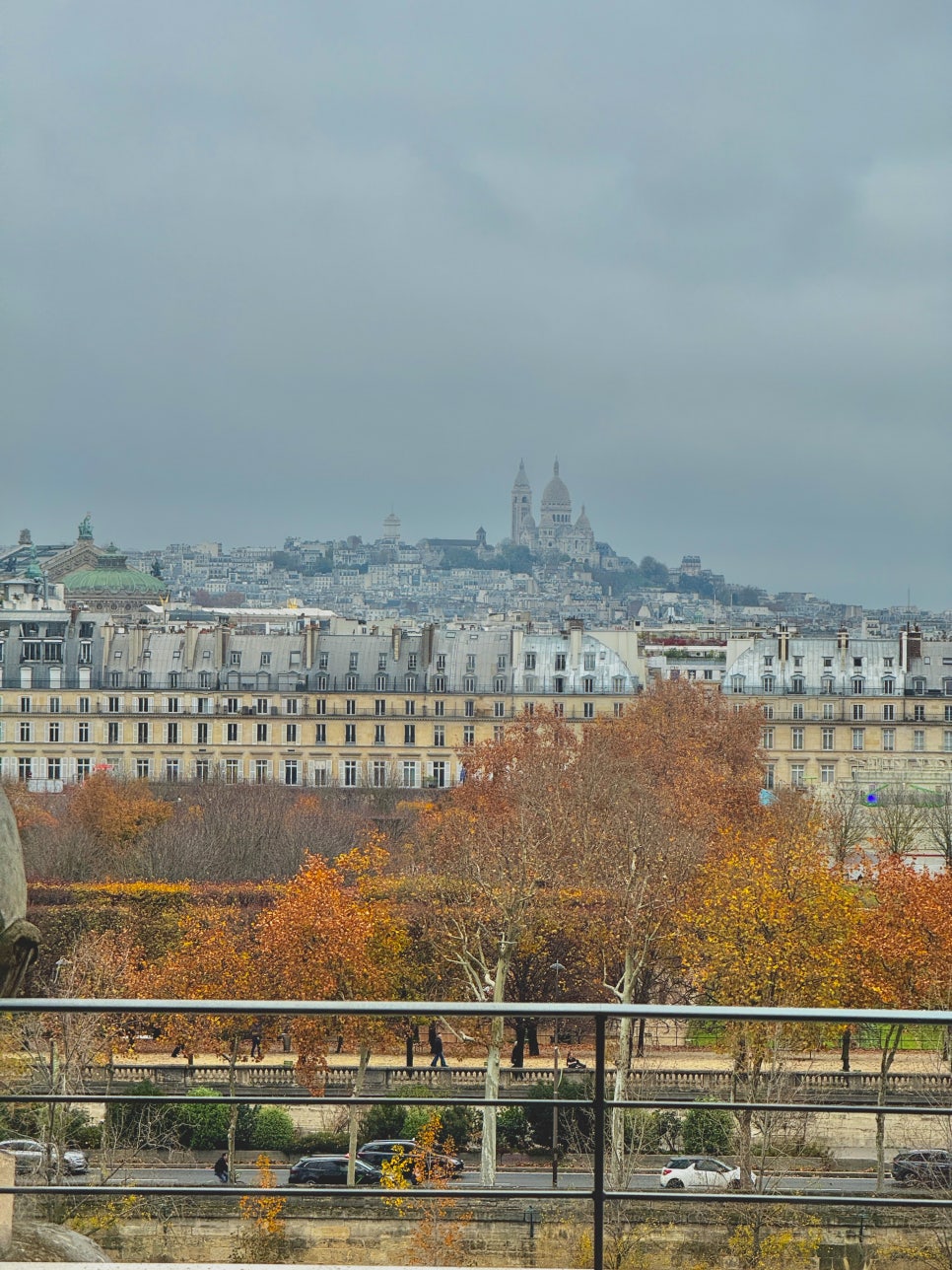Another shot of the grand interior of the Musée d'Orsay, capturing its unique architectural beauty.