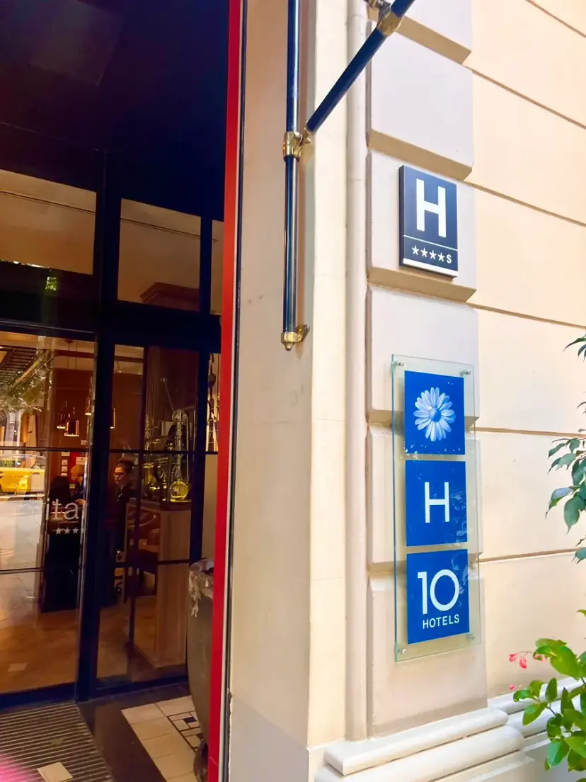 H10 メトロポリタン ホテル外観