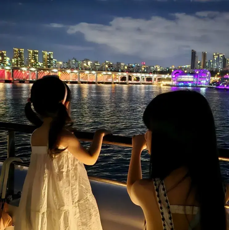 여의도 크루즈 별빛 오로라 70분이 순삭! 아이 홀린 마술쇼부터 주차팁까지