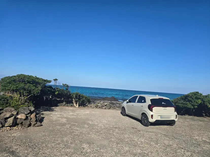 Free parking lot at Changkkom Rock in Jeju