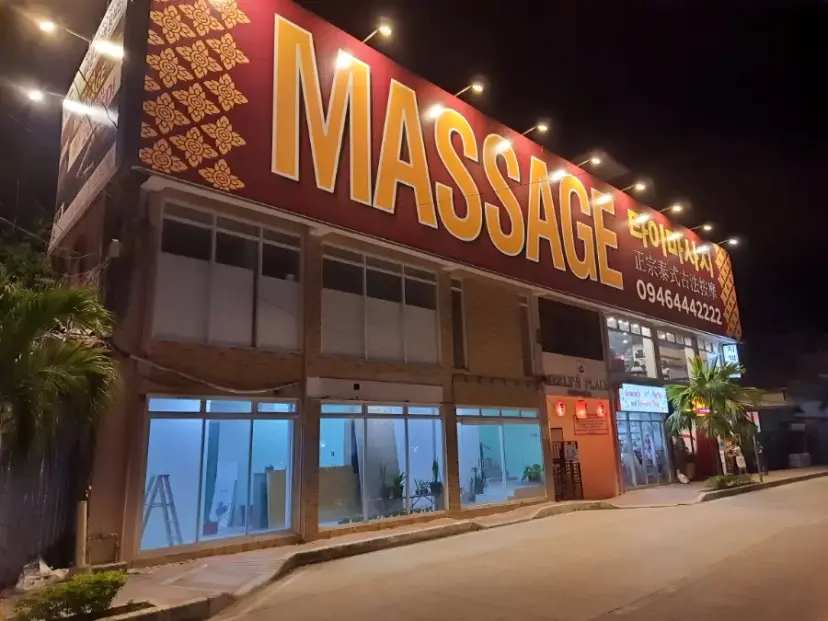 ボラカイ島マッサージ店の外観