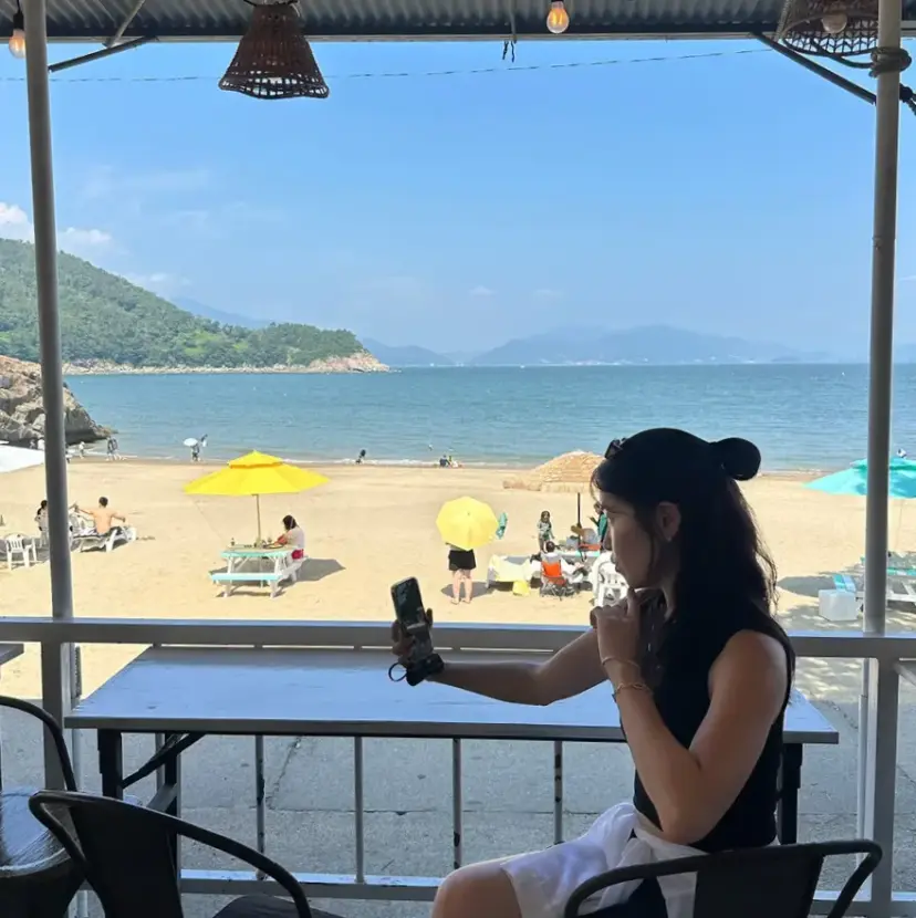 모사금해수욕장 선베드 카페