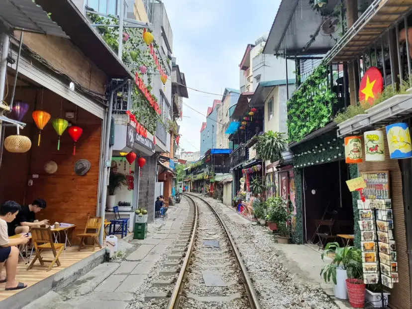 ハノイ線路街の風景