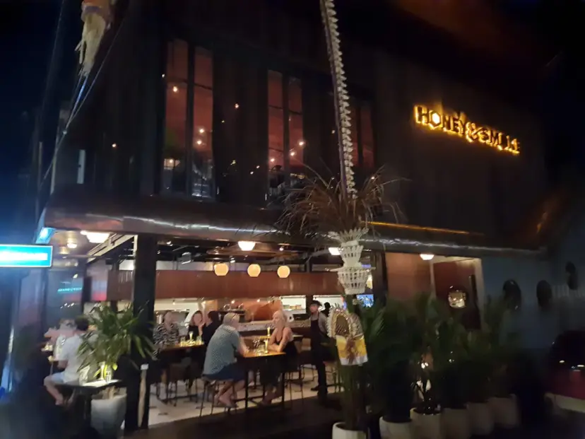 บรรยากาศตอนกลางคืนก็เริ่ดนะ